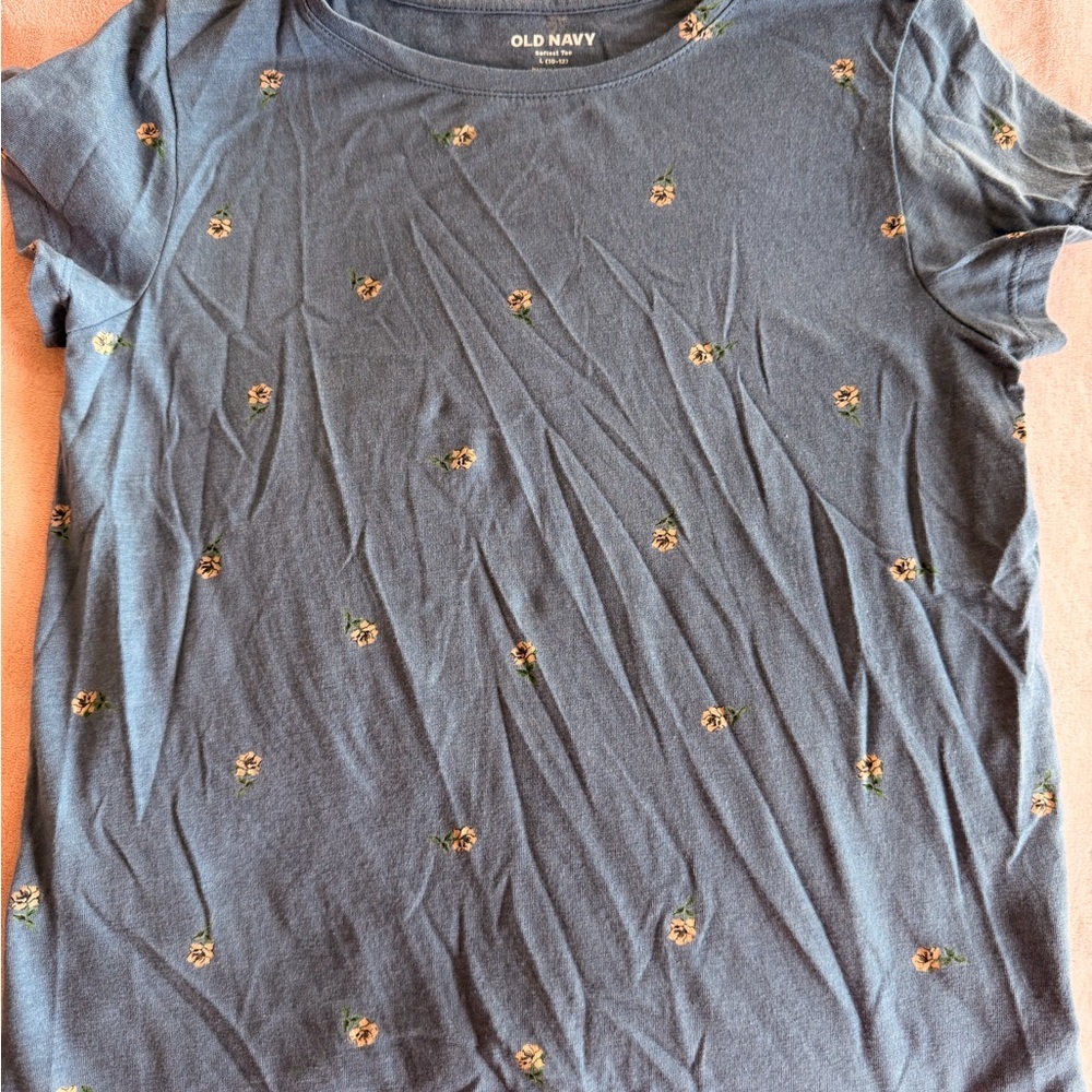 Old Navy Dusty Blue Softshort Crew Tee with Tiny Floral Embroidery for 👧🏻 girls